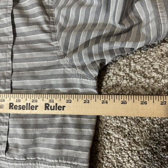 Columbia Shirt Mens Large Gray Striped Short Sleeve Vented Mesh Zip Pocket Logo - Picture 7 of 8